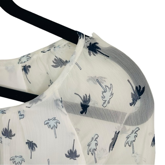 Vero Moda Blouse with Palm Trees size Small - Picture 3 of 4